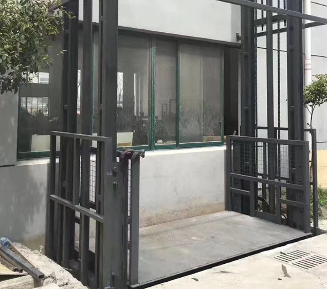 崇左导轨式施工升降机助力民生工程提速增效