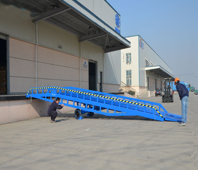 崇左移动式登车桥应用